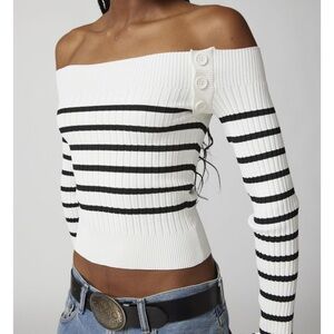 NWOT Urban Outfitters black and white top size medium